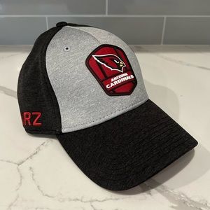 Arizona Cardinals New Era 2018 NFL Sideline Road Official 39THIRTY Flex Hat